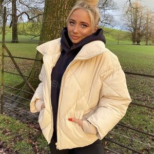 zara puffer in ecru/cream sz XS